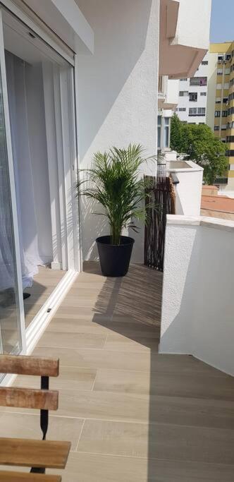 Apartamento Muito Central - 300 Metros Da Praia Apartamento Costa da Caparica Exterior foto