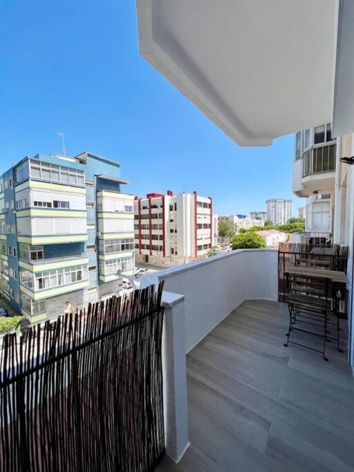 Apartamento Muito Central - 300 Metros Da Praia Apartamento Costa da Caparica Exterior foto