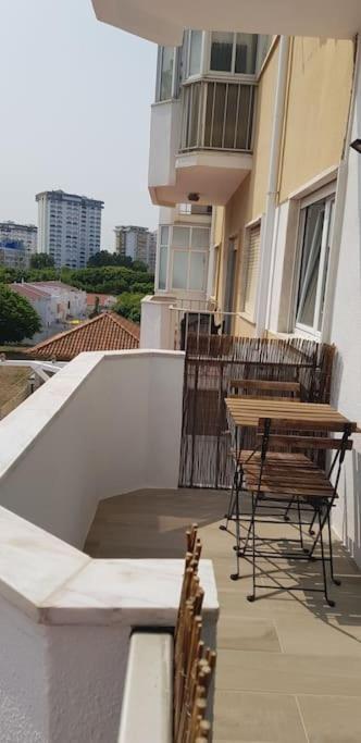 Apartamento Muito Central - 300 Metros Da Praia Apartamento Costa da Caparica Exterior foto